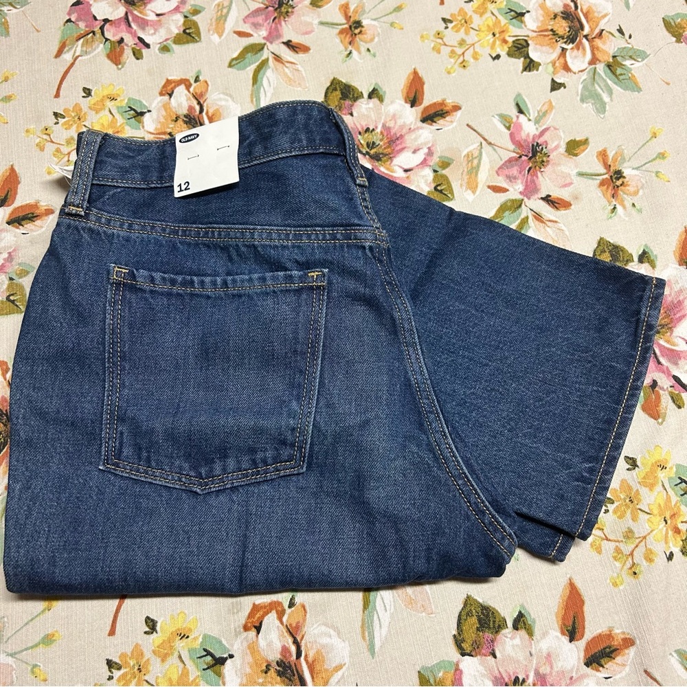 NWT! OLD NAVY Straight Jeans Size